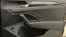 Volkswagen Tayron 1.5 TSI eHybrid Life 5dr DSG6 Estate